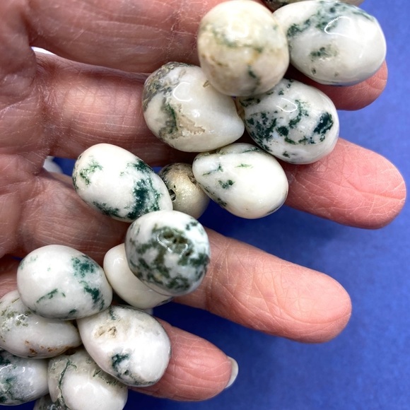 Natural Stone Beads Necklace - Picture 5 of 6